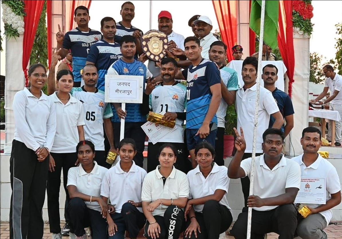 Mirzapur wins Varanasi Zone Volleyball Competition.