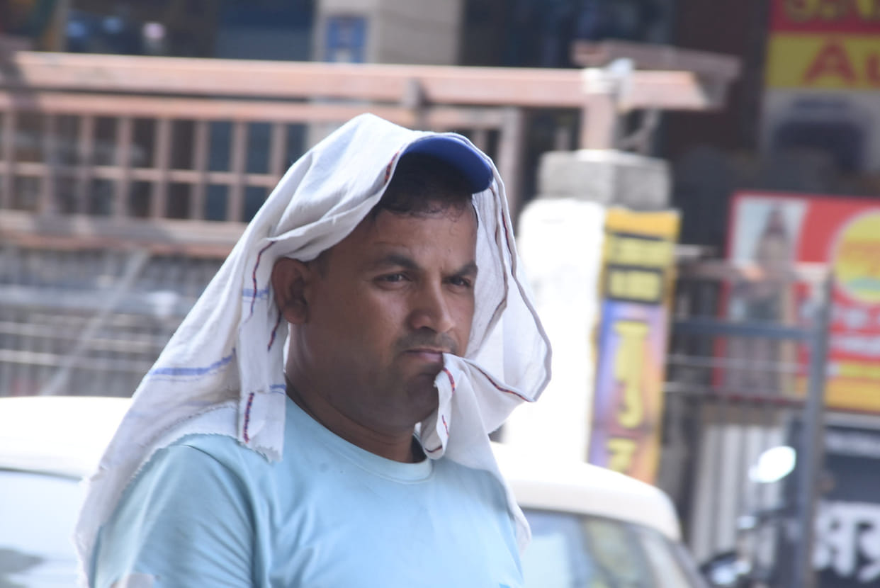 Mercury rises again, humidity causes discomfort all day long.