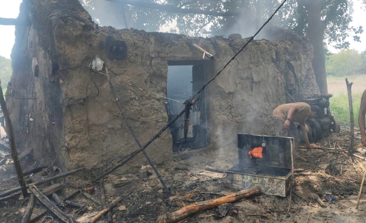 A fire broke out at home due to a short circuit, cash and jewelry burned