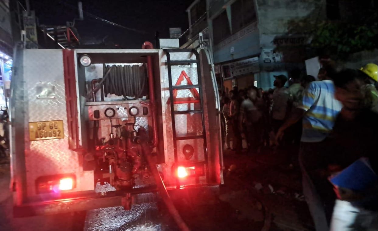 Fire breaks out at Union Bank; records and computers gutted.