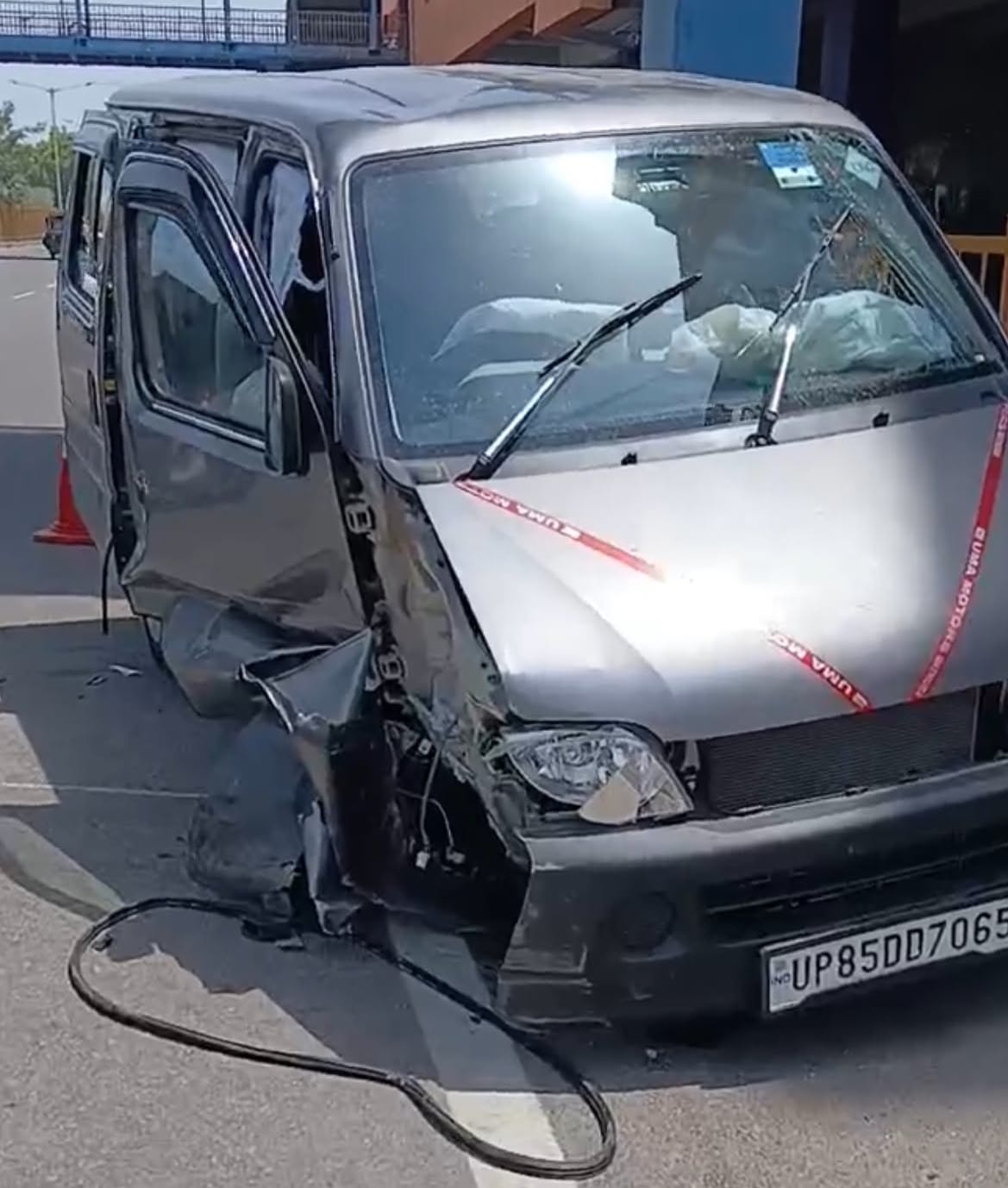 The vehicle went out of control and crashed into the roadside grill.