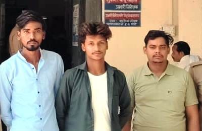 Three friends arrested for riding a bike with a car's number plate.