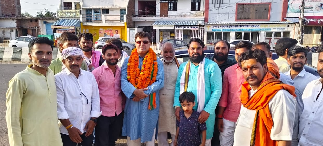 BJP members welcomed MLA Harshvardhan
