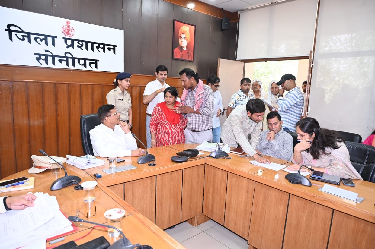 20 complaints were received at the SDM's camp, and officials were ordered to address them.