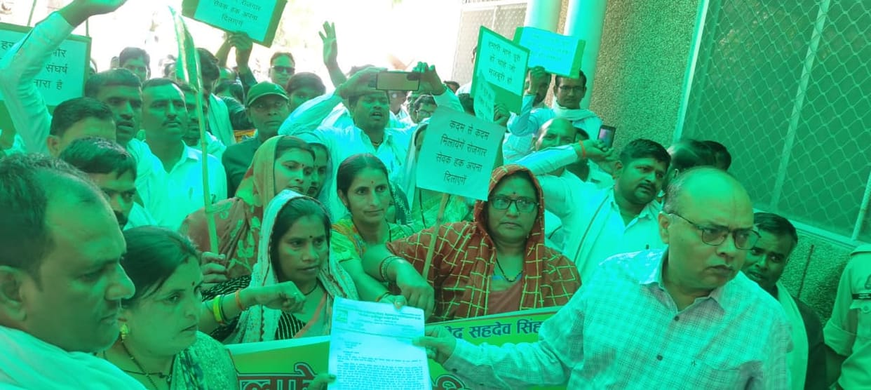 Village employment assistants protest over their demands.