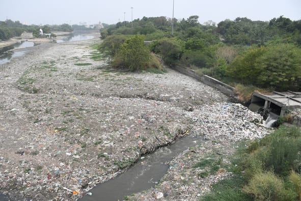 Flow in the Gomti has dropped by up to 60%; 22 out of 26 tributaries have dried up.