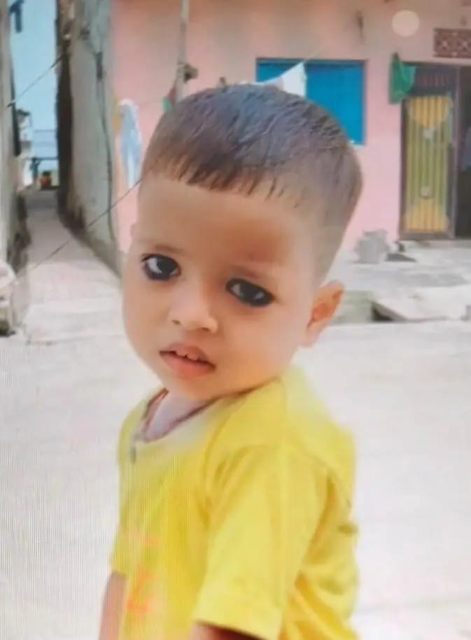 Child electrocuted by a wire hanging outside the house, dies
