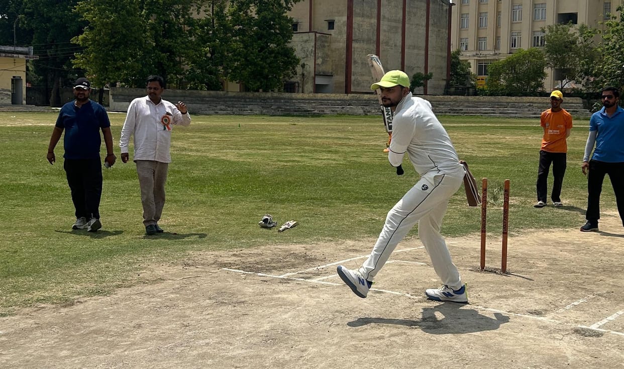 Super Kings and Ganga Titan register magnificent victories.