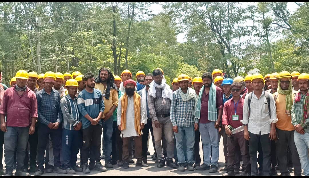 मजदूर हड़ताल पर