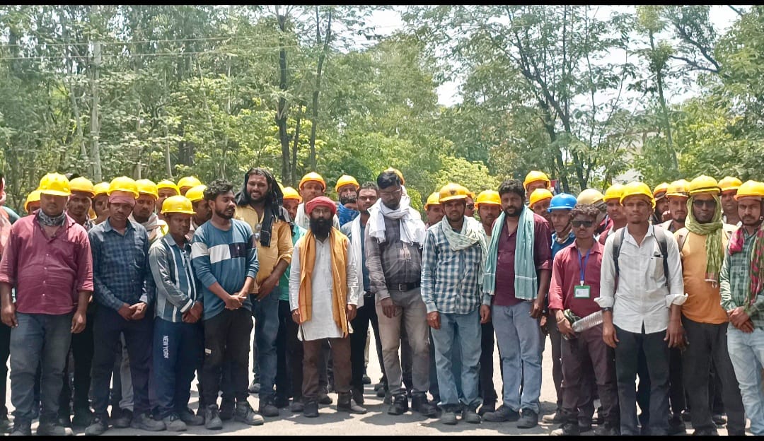 मजदूर हड़ताल पर