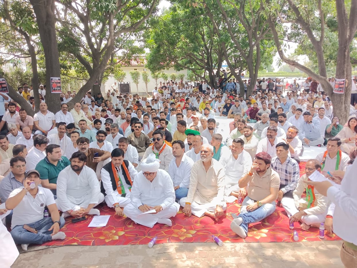 Officials will be gheraoed if demands are not met within three days