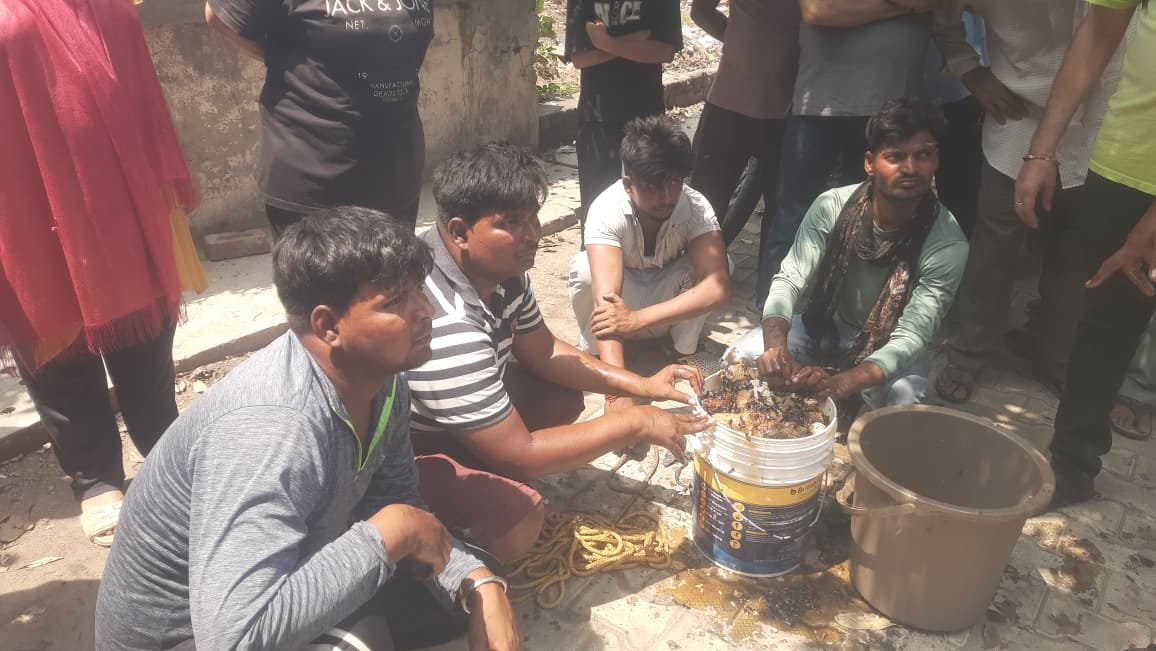 Four arrested for selling fake honey; one managed to escape