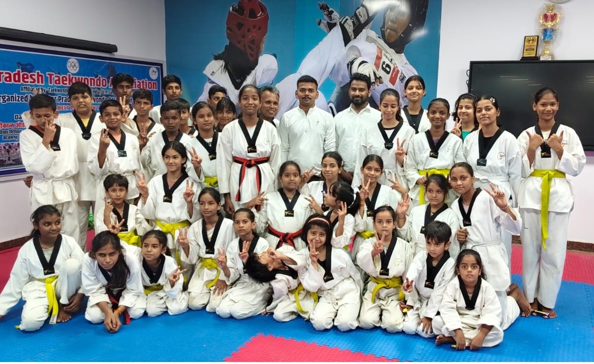 35 players took part in the taekwondo belt exam