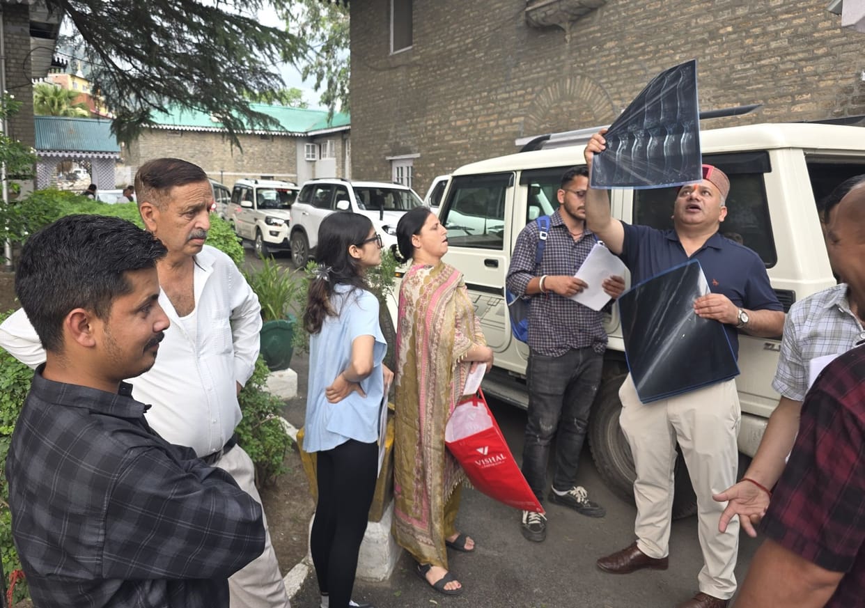 Away from the clamour of the oath-taking ceremony, the MLA kept checking the pulse of patients at the Paridhi Guest House.