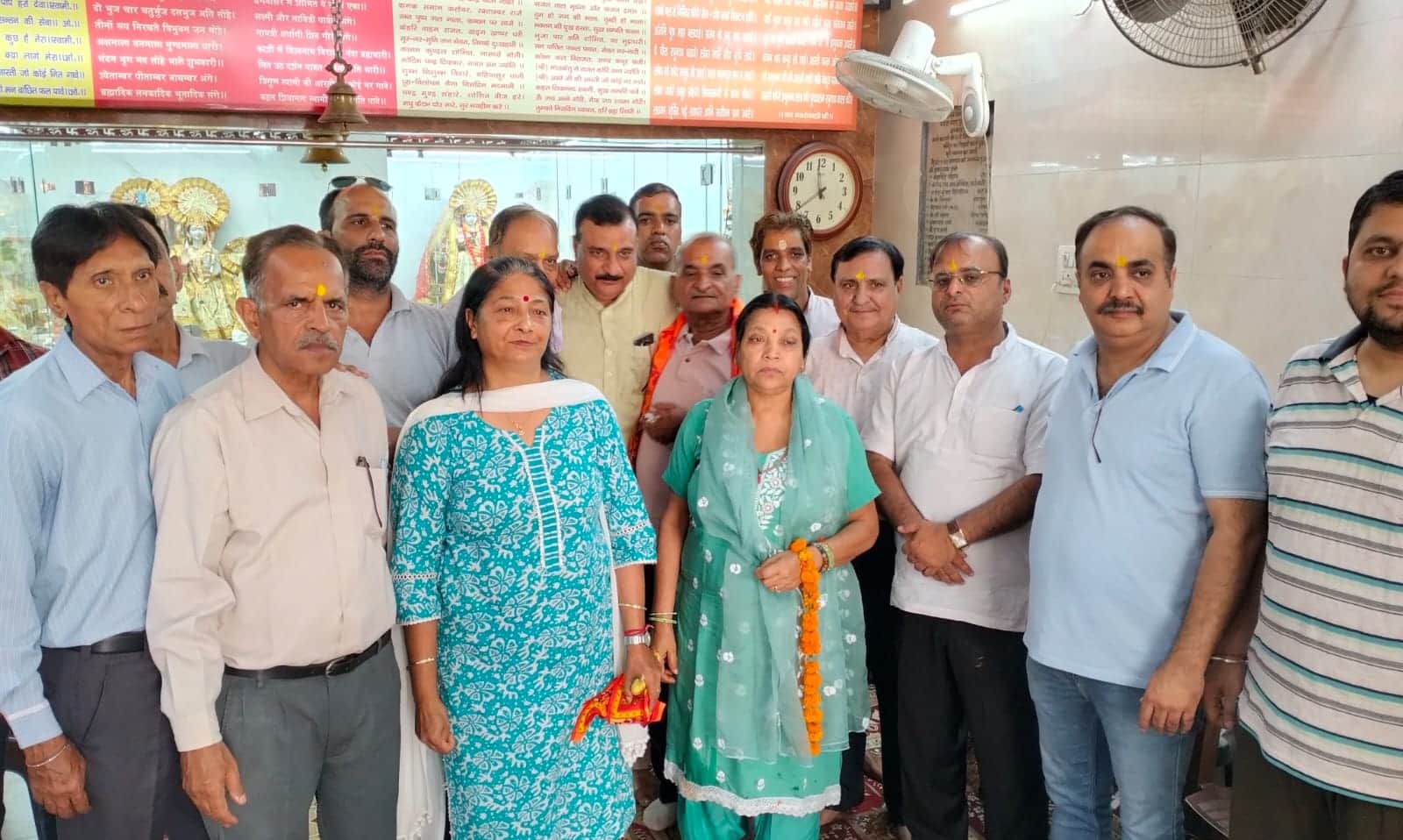 रविवार को बैठक के दौरान शिव मंदिर सभा मतिदास नगर के सदस्य। संवाद
