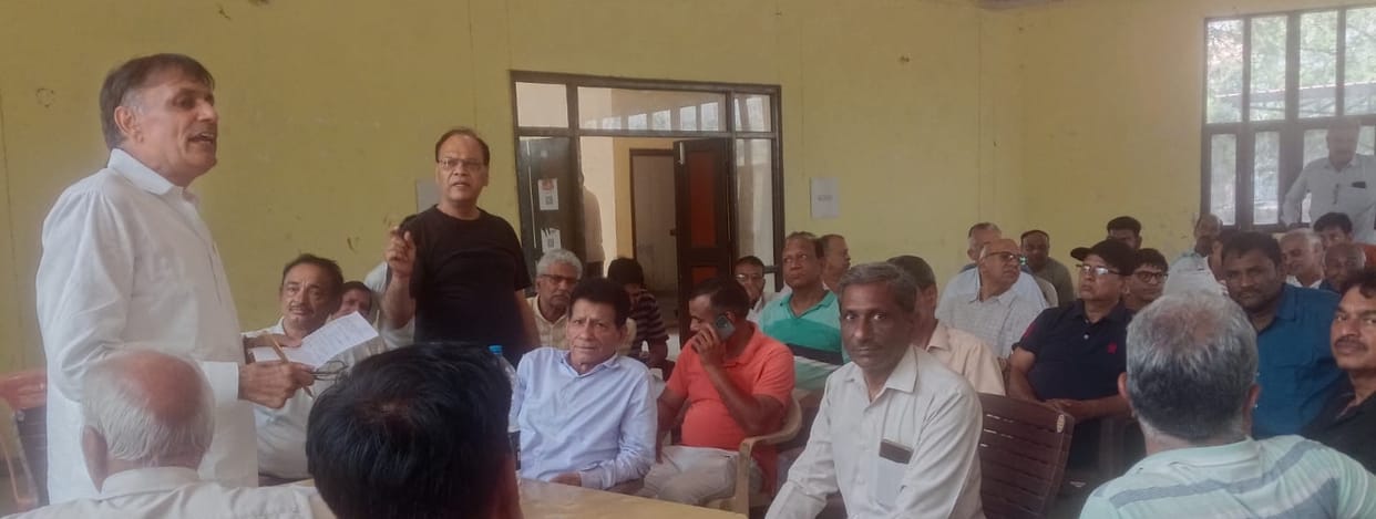 Residents of Sector-13, frustrated by power outages, expressed their resentment at the power house.