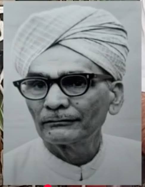 Former Education Minister Chaudhary Madu Singh and Ragini singer Kalawadiya brought recognition to Kharawar.