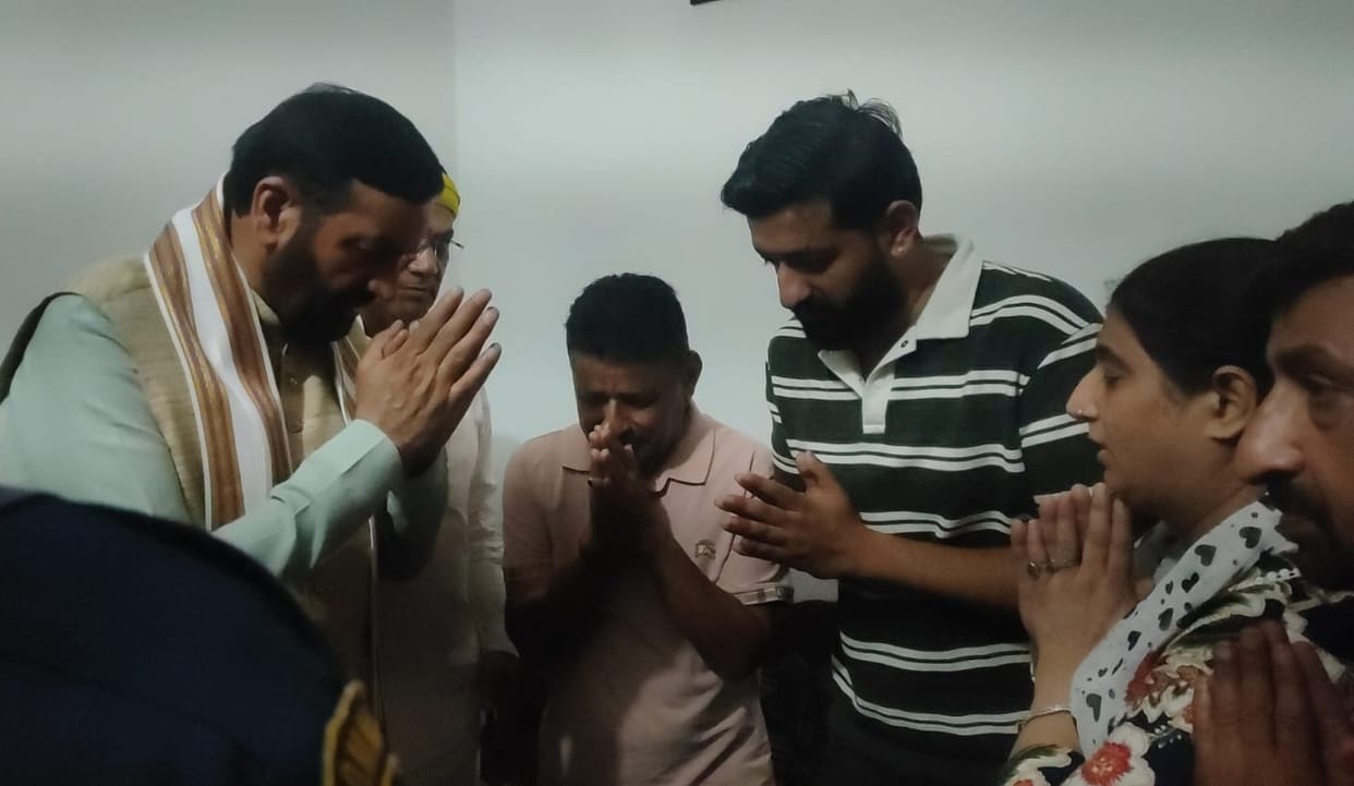 CM meets D-Park fire victims; announces compensation of up to 5 lakh.
