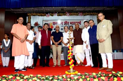 A committee should be constituted to ensure the transparent utilization of funds received in temples.