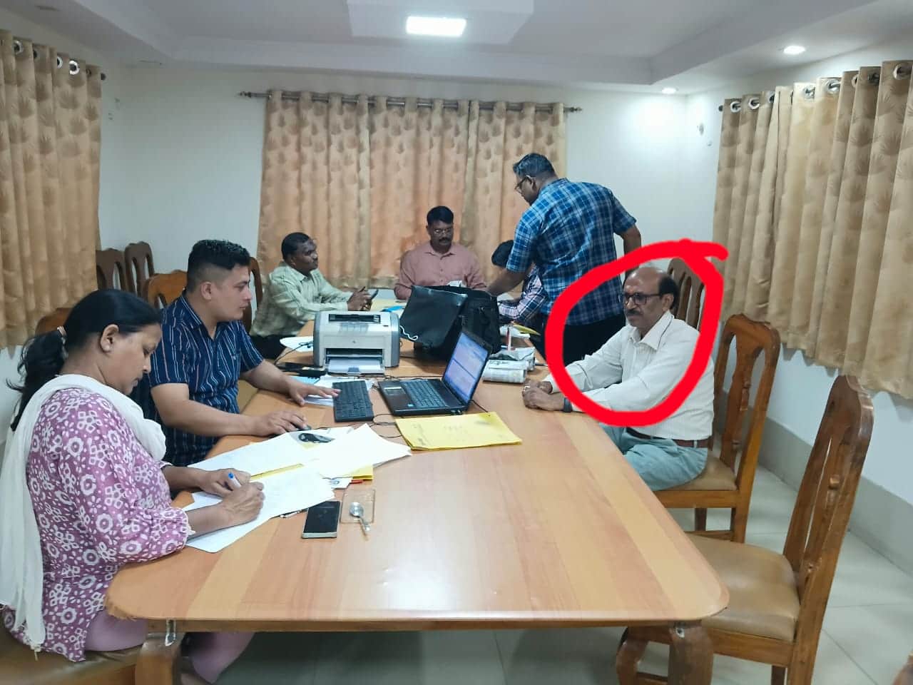 बीस हजार की रिश्वत लेते पकड़ाया रीडर