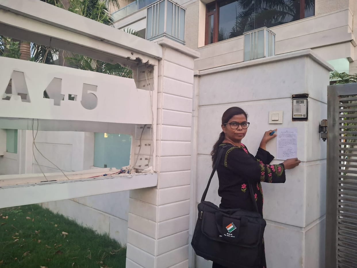 SIR: Forms distributed at 850 booths on the first day.