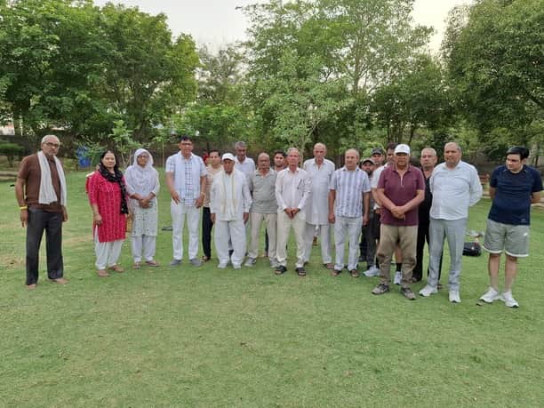 बैठक में उपस्थित लोक सेवा मंच के पदाधिकारी एवं वरिष्ठ नागरिक। स्रोत: संगठन
