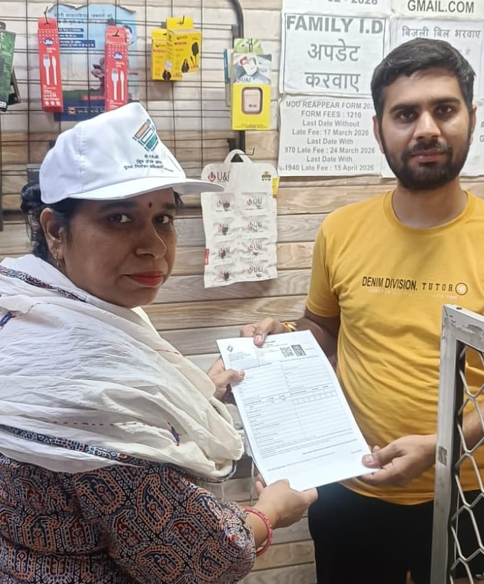 BLOs distributed enumeration forms; complaints arose regarding the cooperation of BLA-2s.