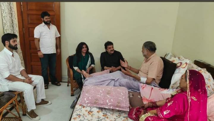 Kuldeep inquired about Prof. Rambilas Sharma's well-being.