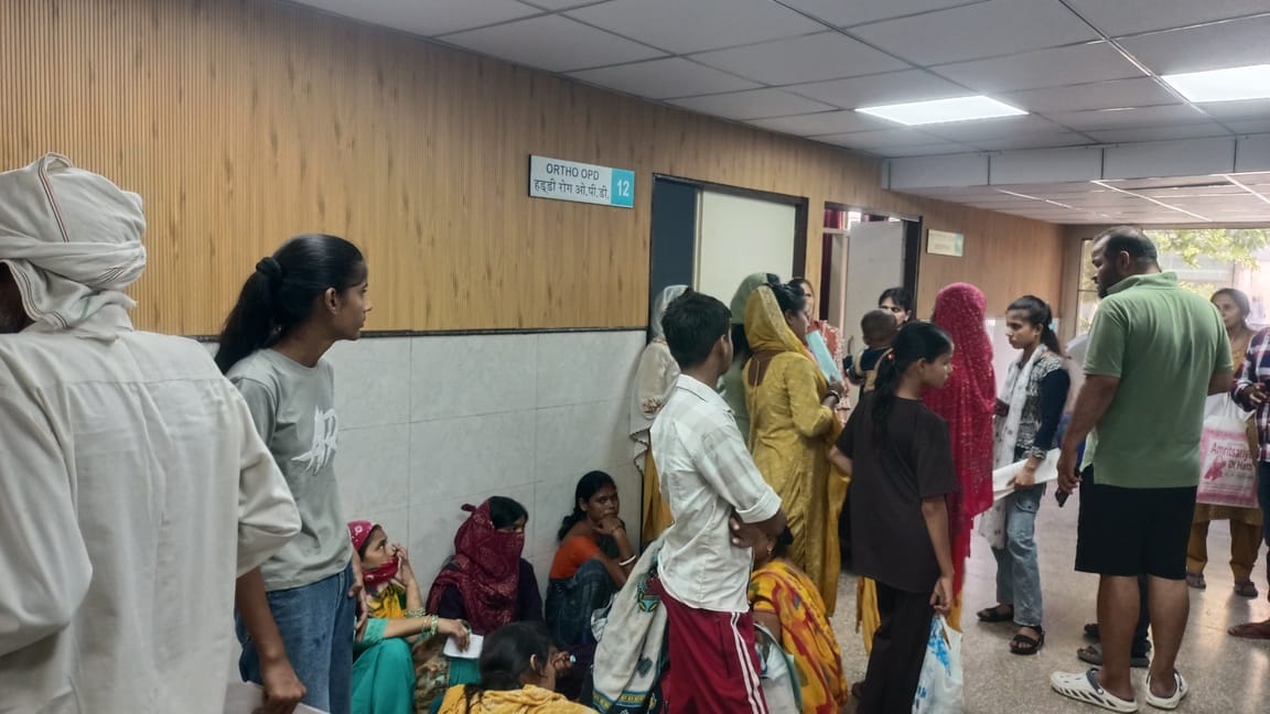 Doctors absent during scheduled OT time; patients furious.