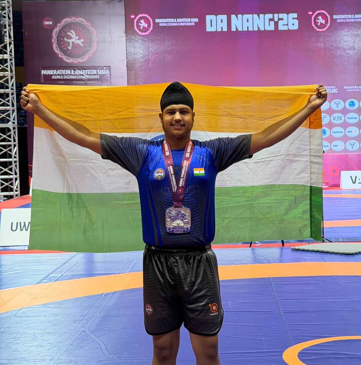 Gurvansh won the silver medal in the 84 kg category.