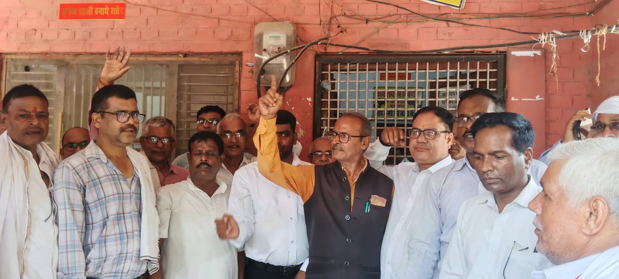 Lawyers protest against the helpdesk system.