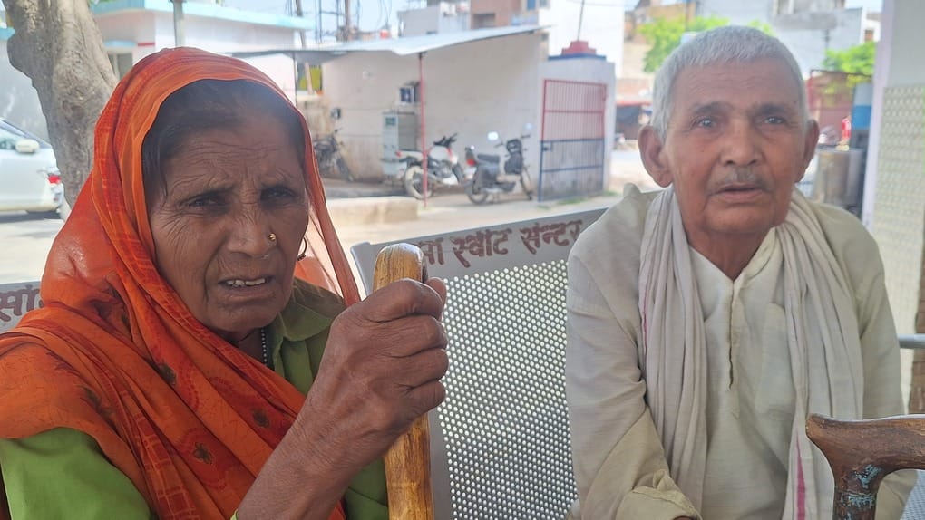 Elderly couple reaches police station; says daughters-in-law deny them food and won't let them live in peace.