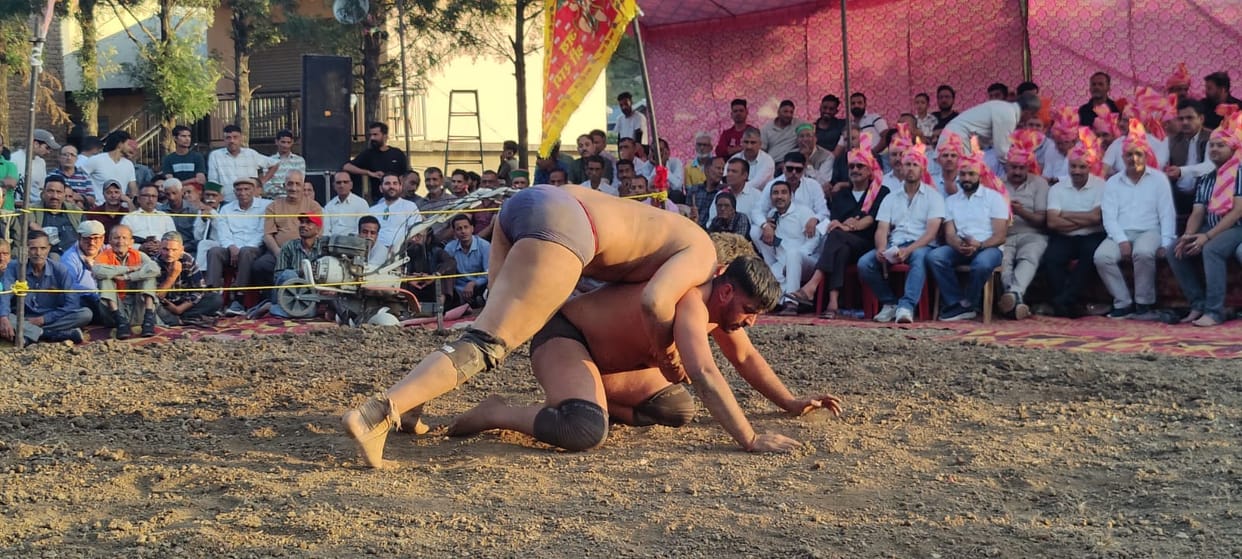 Wrestler Manish from Rohtak won the 'Badi Maali' at the Nechad Dangal.