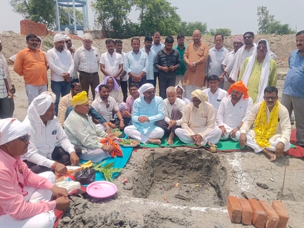 Chhath Ghat being constructed in Bankati Nagar Panchayat at a cost of 65 lakh.