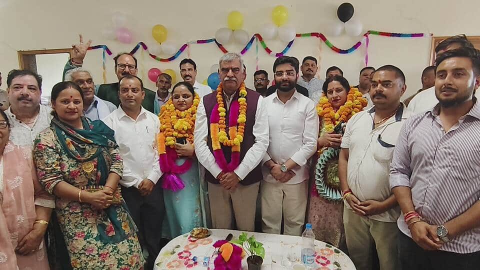 In Jwalamukhi, Congress's Som Kiran has become the President, and Deepti has been elected Vice-President of the Municipal Council.