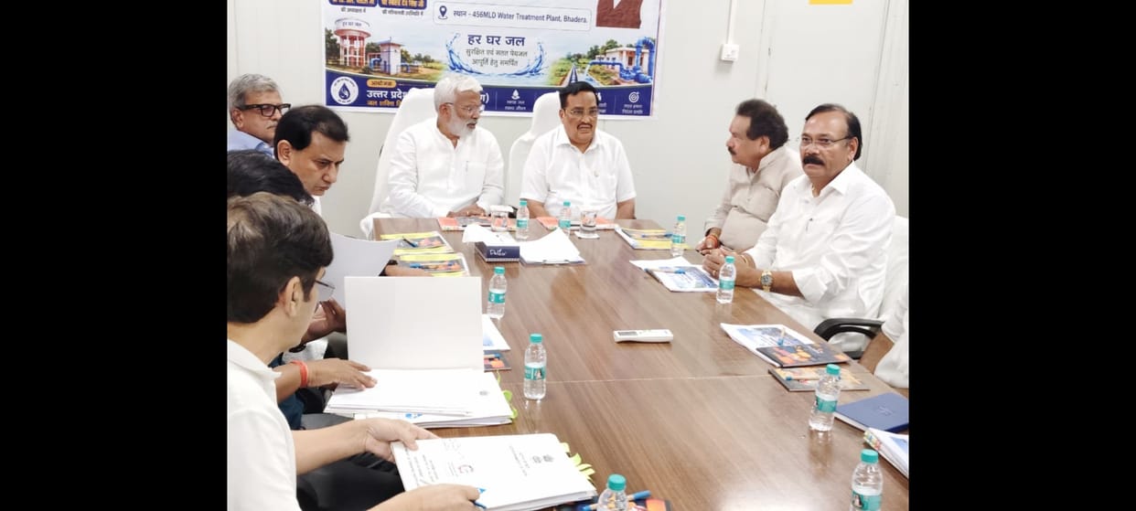 Minister sets target to supply Ganga water to rural areas of Agra starting next year.