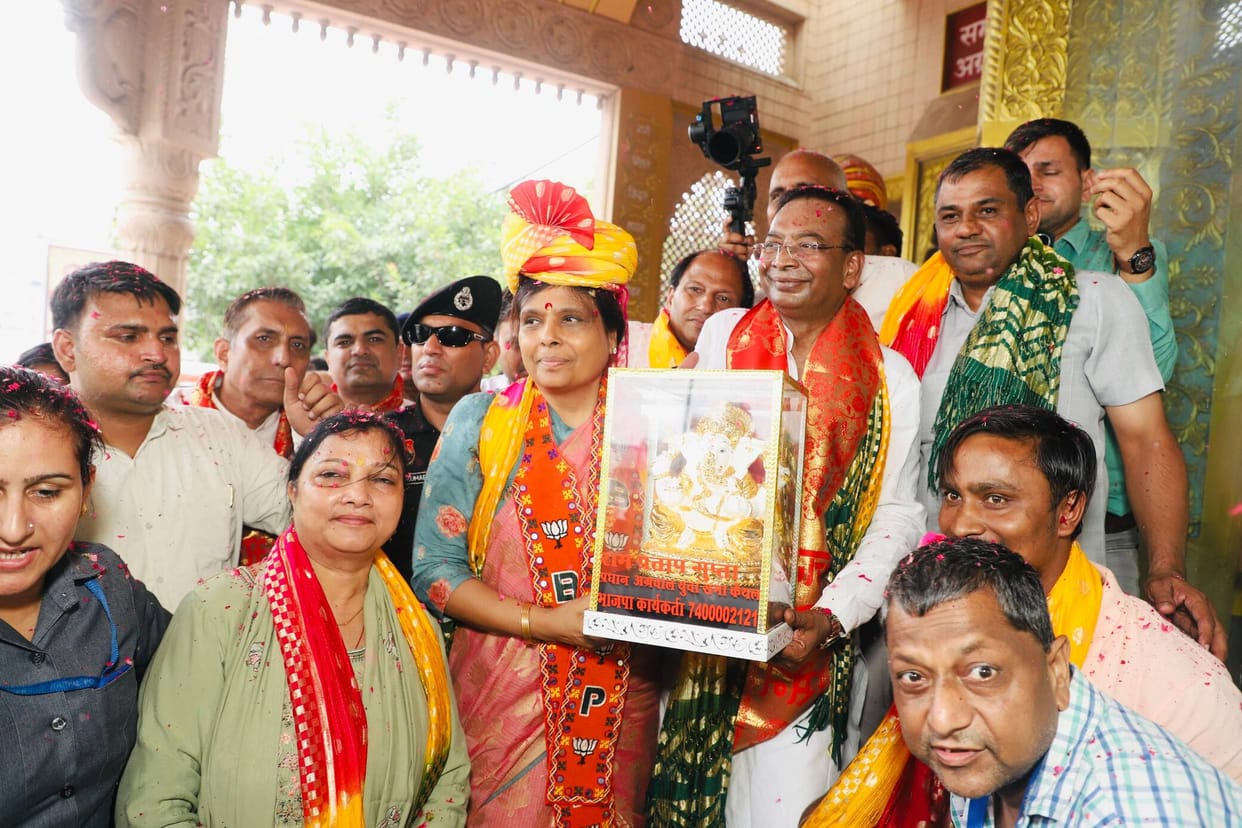 State President Dr. Archana Gupta welcomed at Maharaja Agrasen Shaktipeeth.