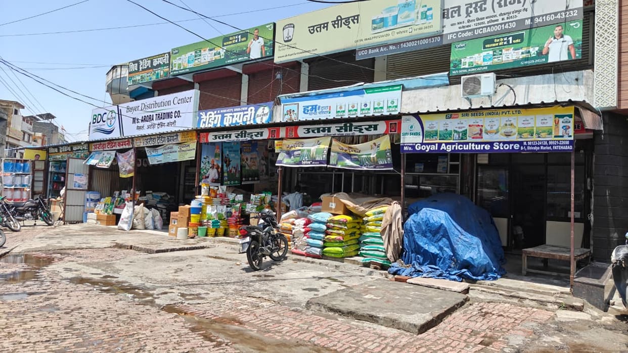 The city's roads are narrow; the system has come to a standstill