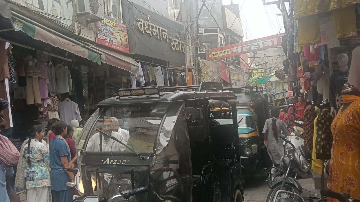 Business in Talai Bazaar hit by traffic jams; traders distressed.