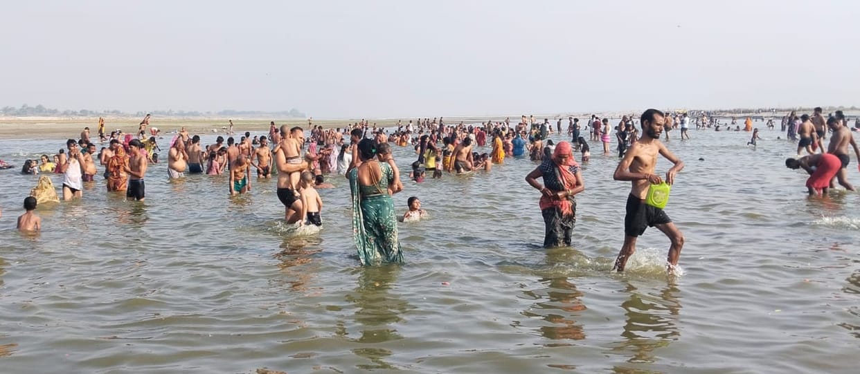 Devotees took a holy dip in the Ganges
