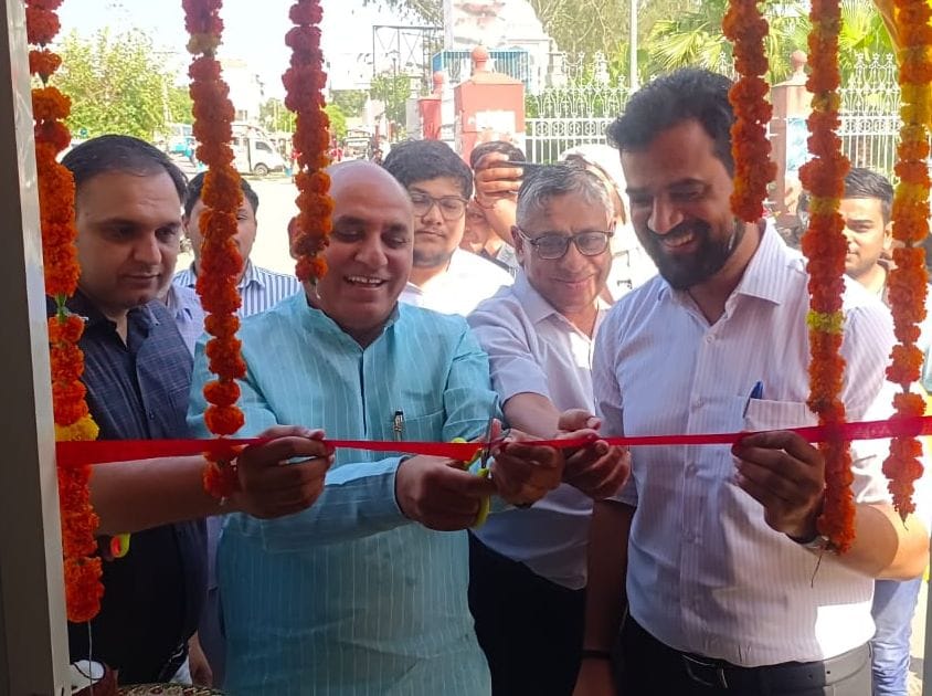The state's first solar eco cooling cabin was dedicated to the citizens.