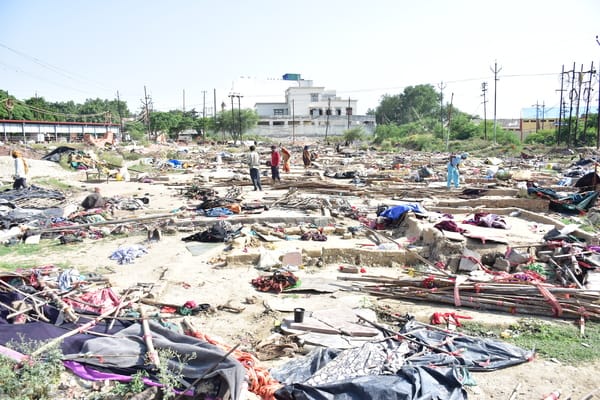Three notices, then action; shanties removed from government land worth 20 crore