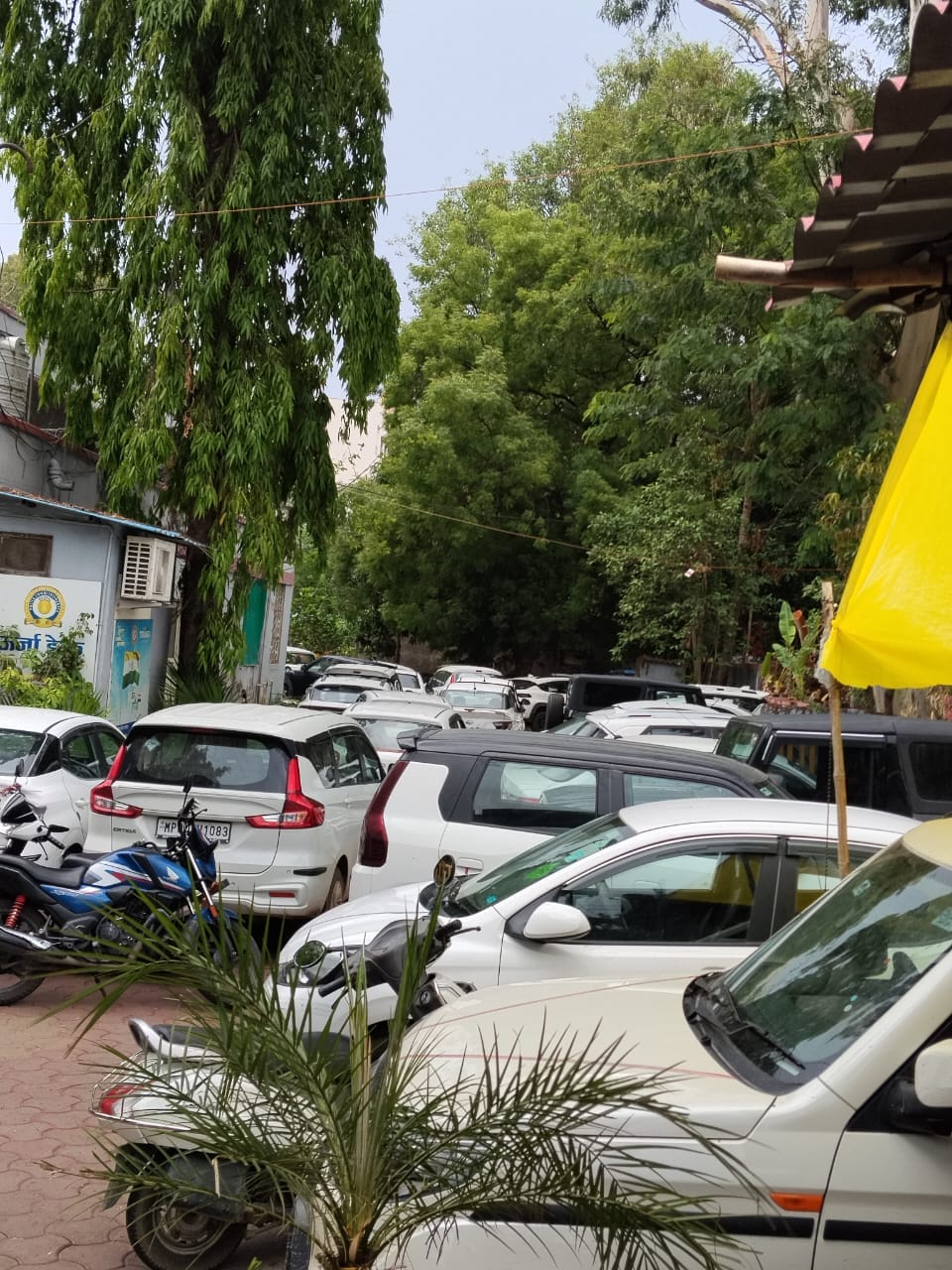 Gang busted for renting vehicles from travel agencies and selling them using forged documents