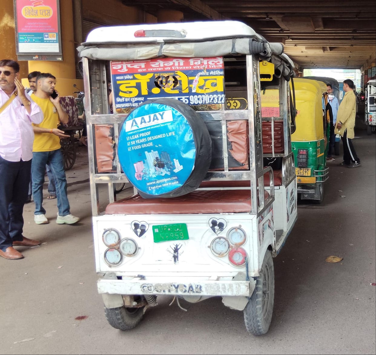 The bus terminal was moved away from Charbagh, but the traffic jams persist
