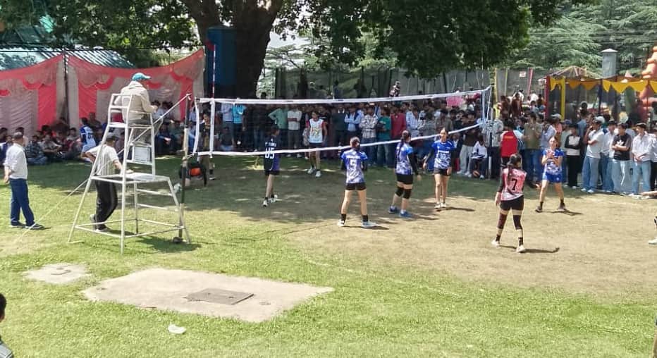 The Kufri team emerged as the winner in the men's category, while the Shreeji Trust Chail team won in the women's category.