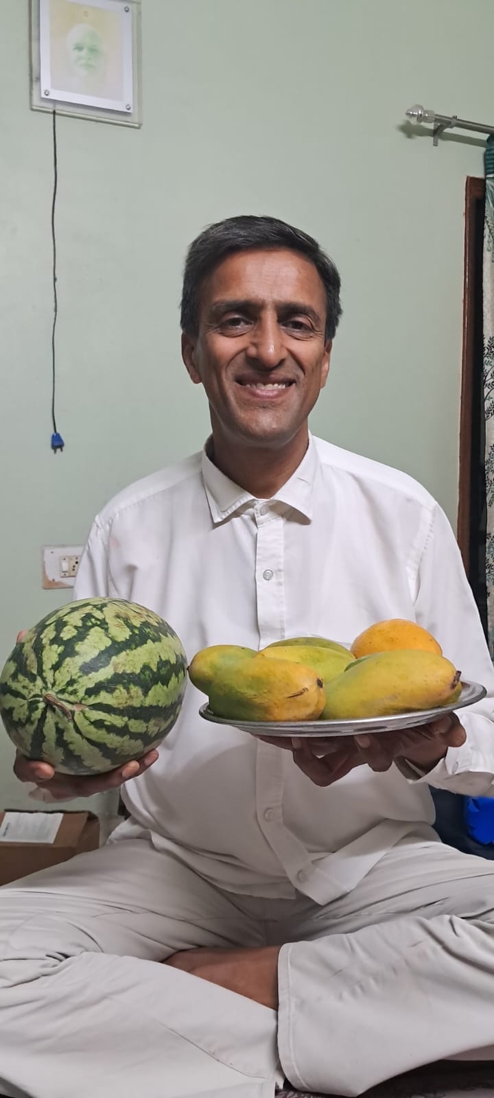 Diwan is making people healthy by making them crazy about fruits and exercise.