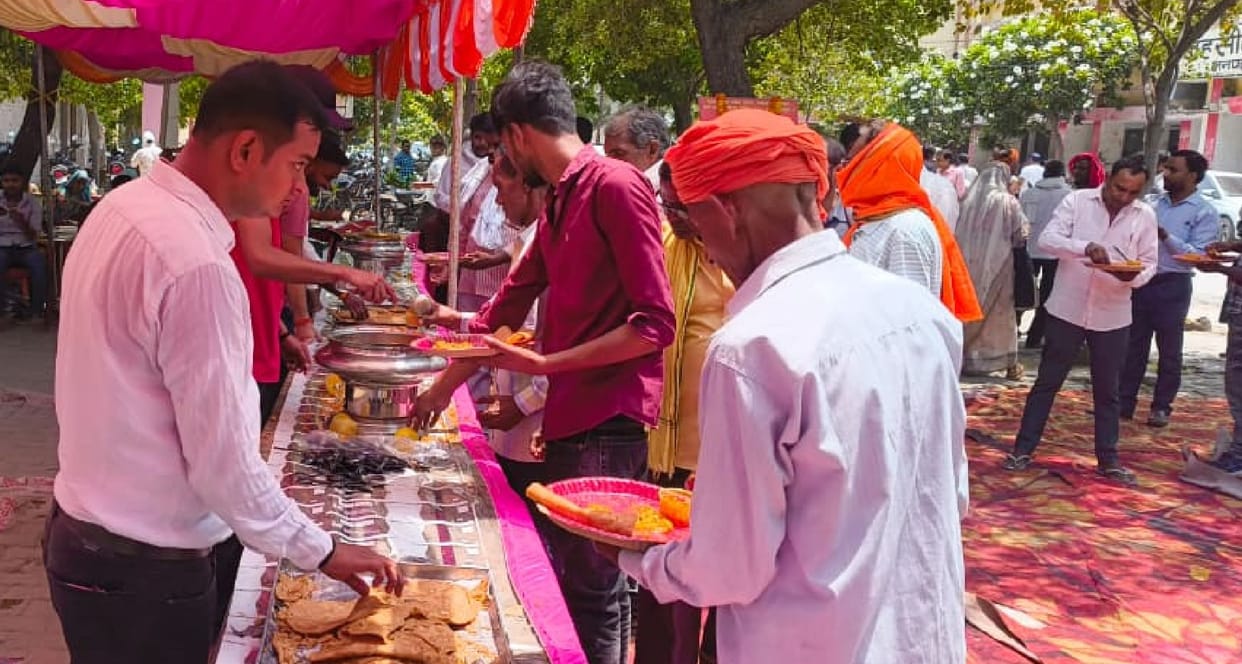 Community feasts held at various places; chants of 'Bajrangbali Ki Jai' echoed all around.