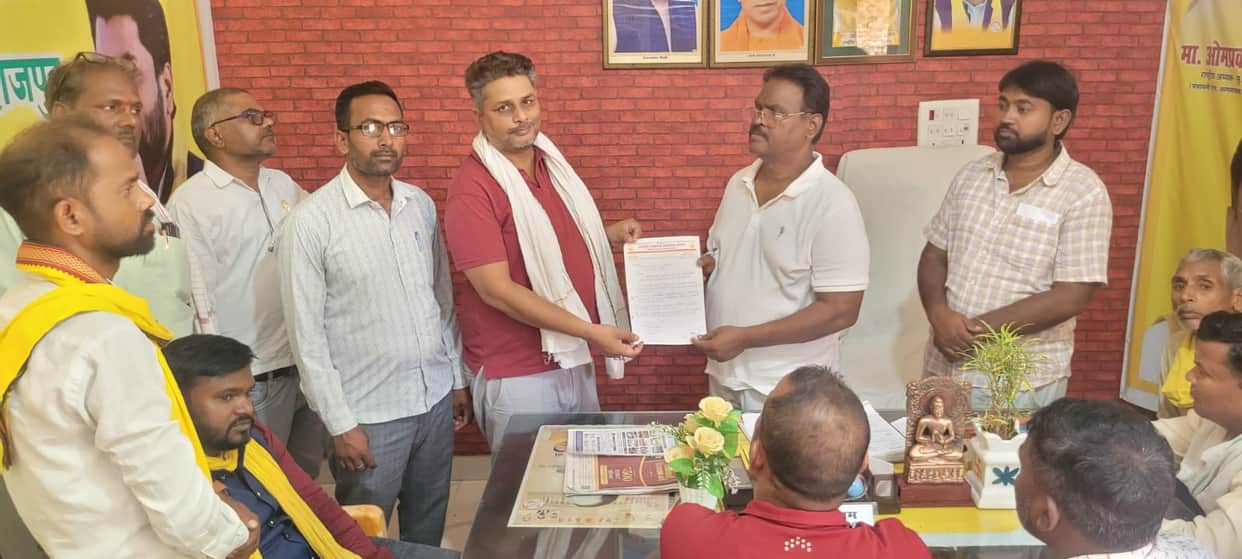 Apprised the MLA of the issues in the area.