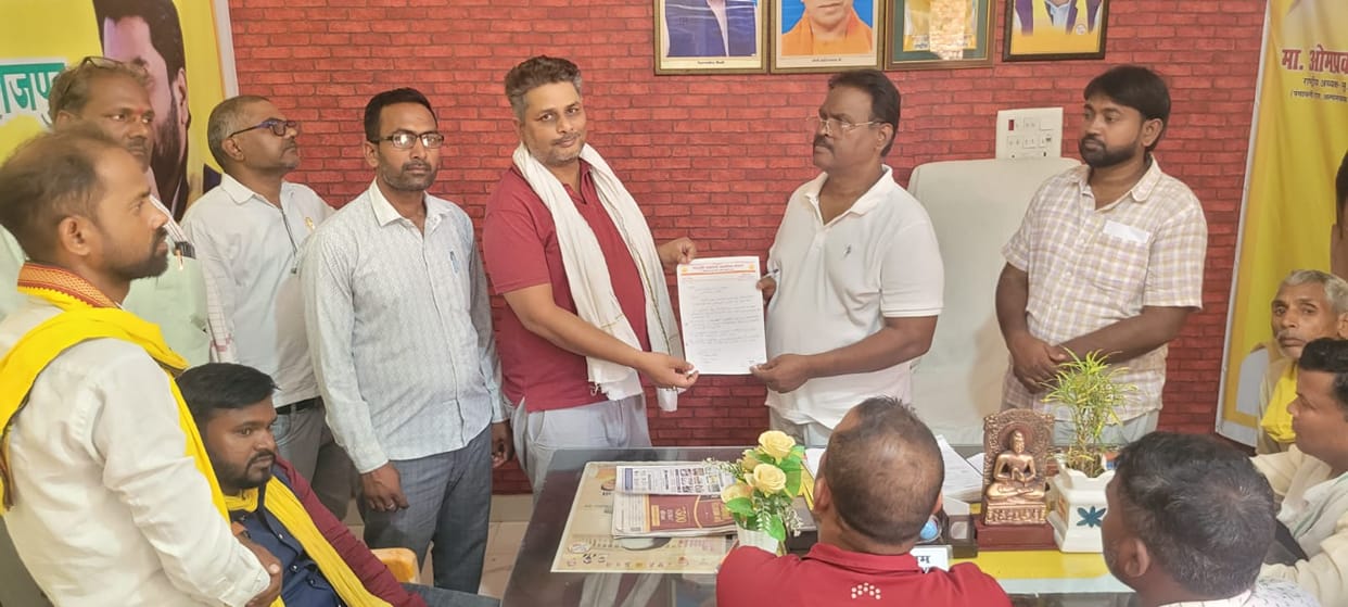 Apprised the MLA of the issues in the area.