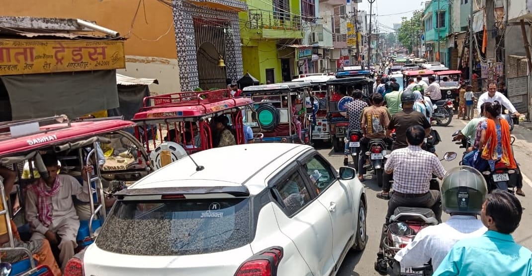 Traffic jams occurred at several places in the city, causing inconvenience to people.